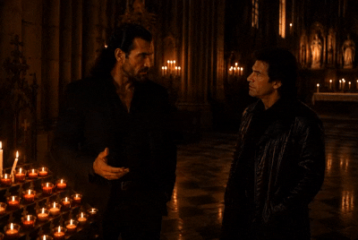 PixVerse_V6_Image_Text_540P_der_linke_redet_et.gif