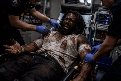 PixVerse_V6_Image_Text_540P_Der_Mann_hat_schme.gif