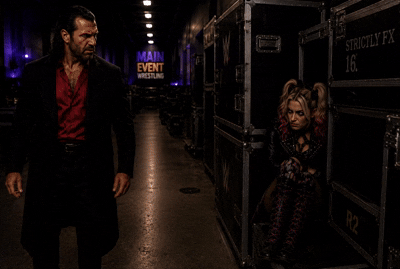 PixVerse_V6_Image_Text_540P_Der_Mann_sagt_ihr_.gif