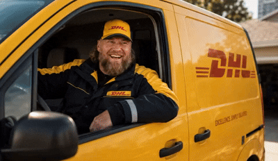 PixVerse_V6_Image_Text_540P_er_lacht_und_fährt.gif