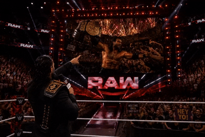 PixVerse_V6_Image_Text_540P_er_zeigt_auf_das_v.gif