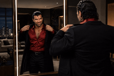 PixVerse_V6_Image_Text_540P_er_zieht_sich_die_.gif
