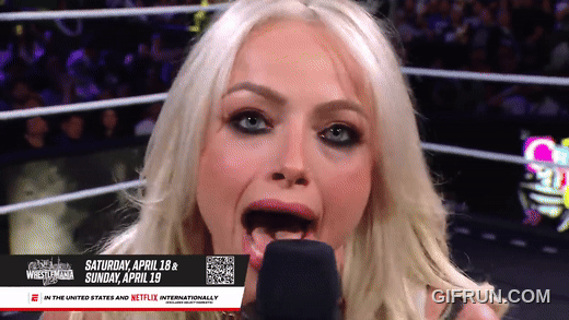 Roxanne_Perez_returns_to_help_Liv_Morgan_fight_Stephanie_Vaq (2).gif