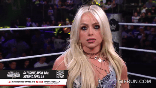 Roxanne_Perez_returns_to_help_Liv_Morgan_fight_Stephanie_Vaq (3).gif