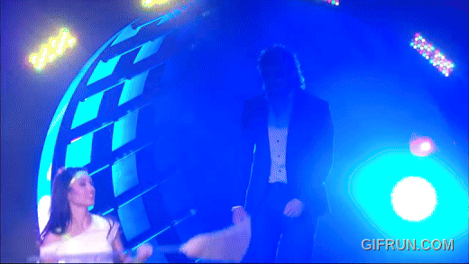 What_Happened_During_the_AEW_World_Championship_Contract_Sig (2).gif