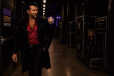 PixVerse_V6_Image_Text_540P_Der_Mann_geht_einf.gif