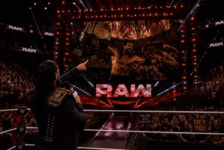 PixVerse_V6_Image_Text_540P_er_zeigt_auf_das_v.gif