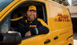 PixVerse_V6_Image_Text_540P_er_lacht_und_fährt.gif